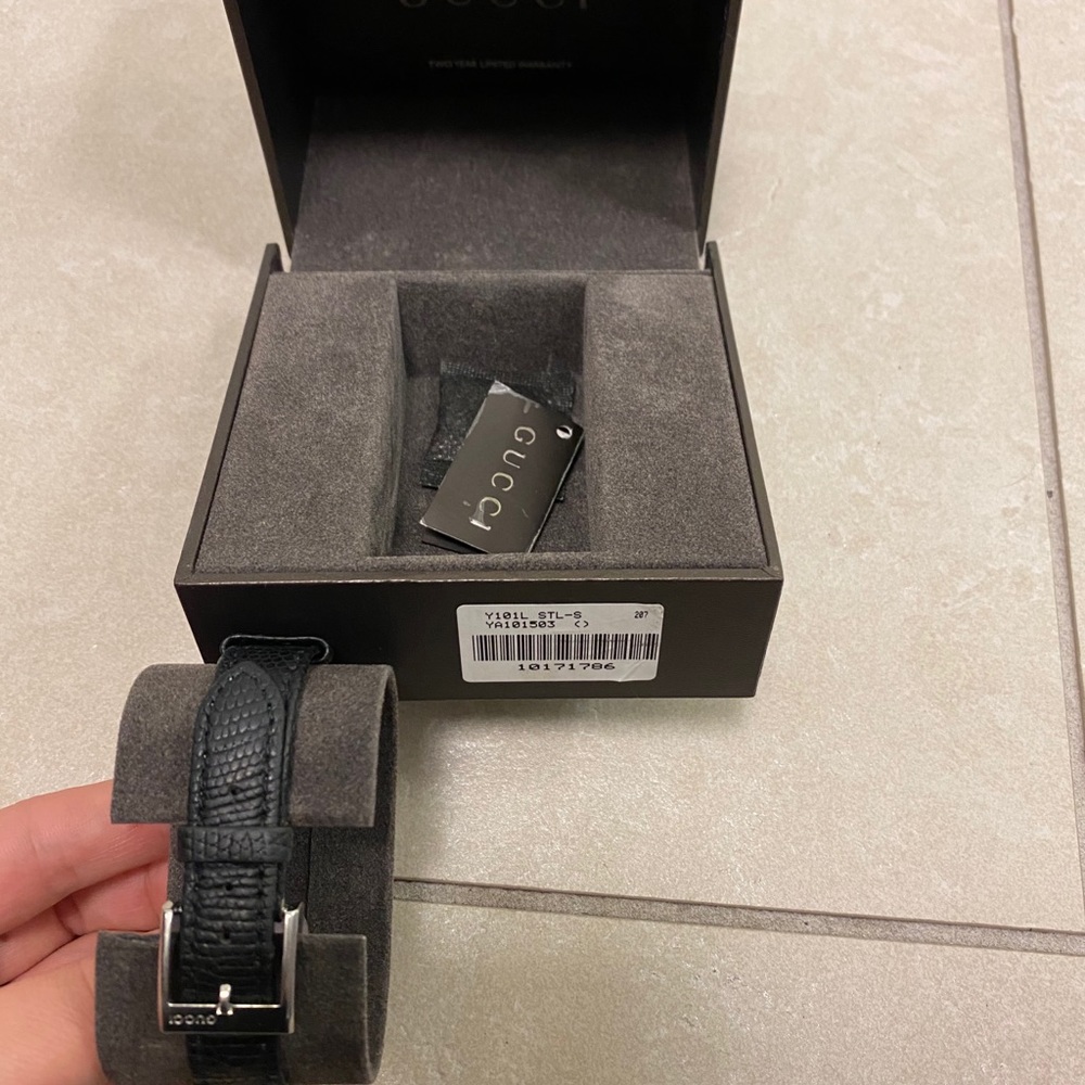 Gucci watch - Picture 5 of 6